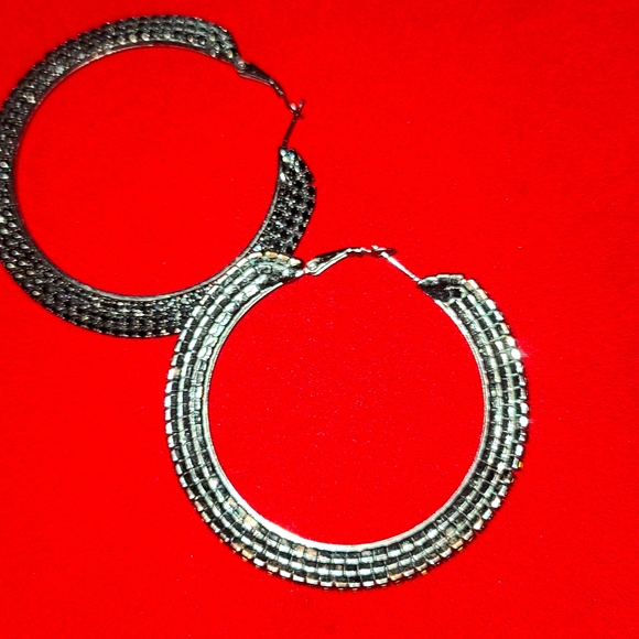 Earrings - Picture 2 of 3